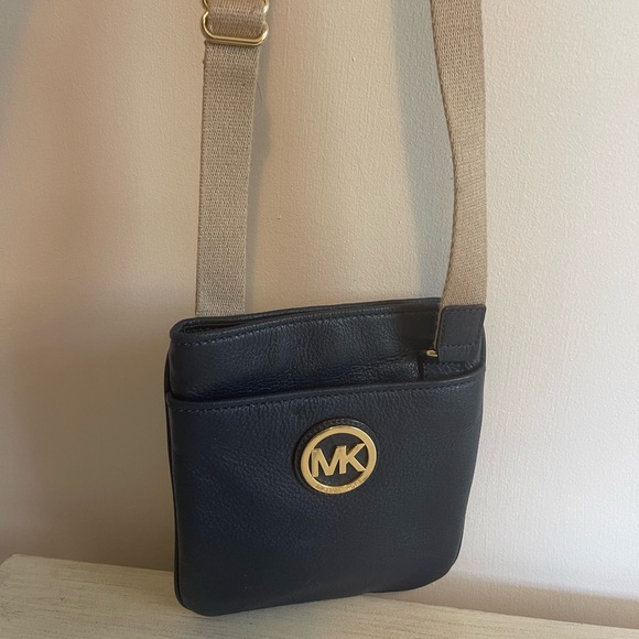 Michael Kors Fulton Leather Swingpack Crossbody, Navy Blue - Picture 2 of 4